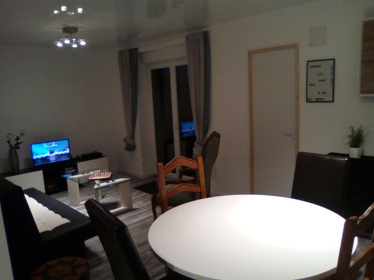 F2 Tout Confort Au Calme Appartamento Batilly  Esterno foto