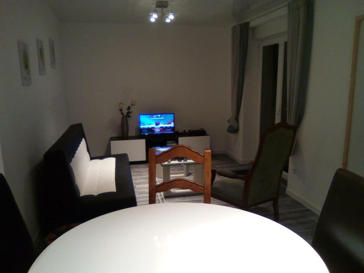 F2 Tout Confort Au Calme Appartamento Batilly  Esterno foto